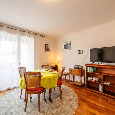 Apartment Les Platanes By Interhome